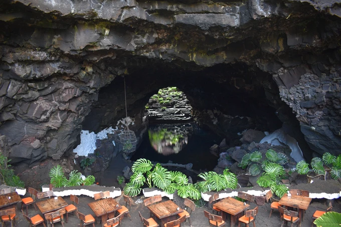 Los Jameos del Agua