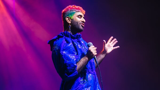 Alok Vaid-Menon