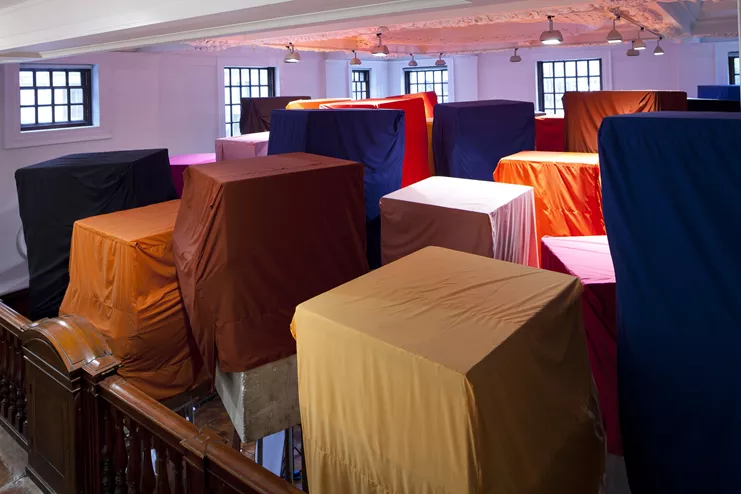 Phyllida Barlow, "RIG: untitled; blocks" (λεπτομέρεια) 2011. Πολυστυρένιο, ύφασμα, ξύλο, τσιμέντο. Συνολικές διαστάσεις: 720 × 1190 × 1040 εκ. © Phyllida Barlow Estate. Courtesy the Phyllida Barlow Estate and Hauser Wirth. Συλλογή Δ.Δασκαλόπουλου