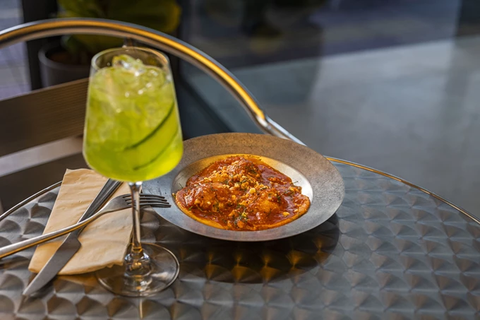 Το wine bar / σπριτζερία Méthe στον Πειραιά 17