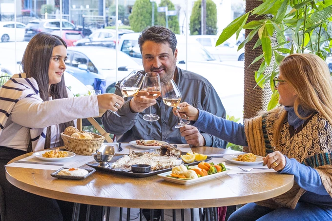 ΨΑΡΑΚΙΑ ΚΑΙ ΘΑΛΑΣΣΙΝΑ