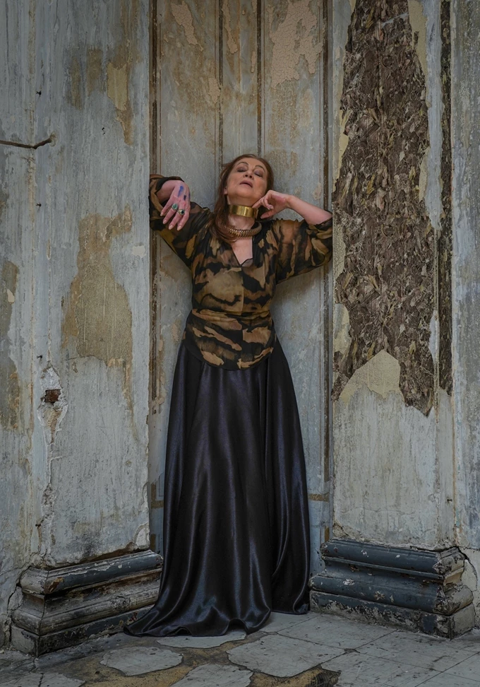 Εγώ, μια δούλα