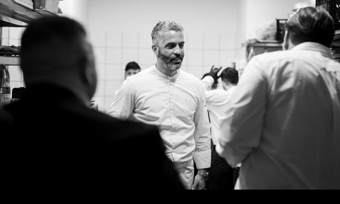 Ο σεφ Γιάννης Μαρινόπουλος στο Vathy Cove της Θάσου 1