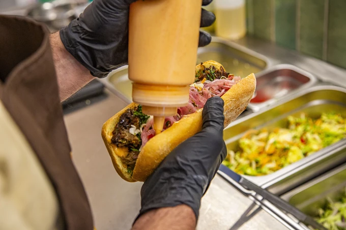 Το νέο street food εστιατόριο Kermes στο Σύνταγμα 20