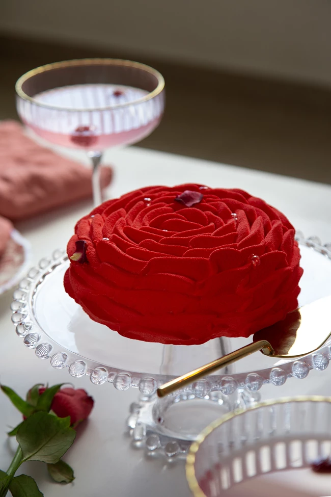 Red Velvet Rose Madame Fraise