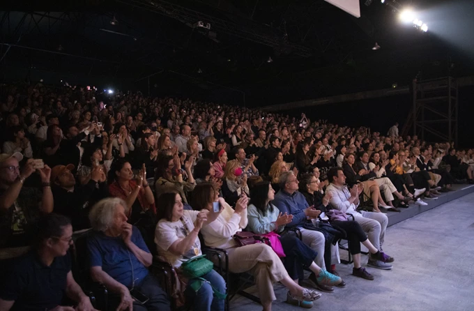 Πειραιώς 260 Εδώ έχει δράκους Αριάν Μνουσκίν