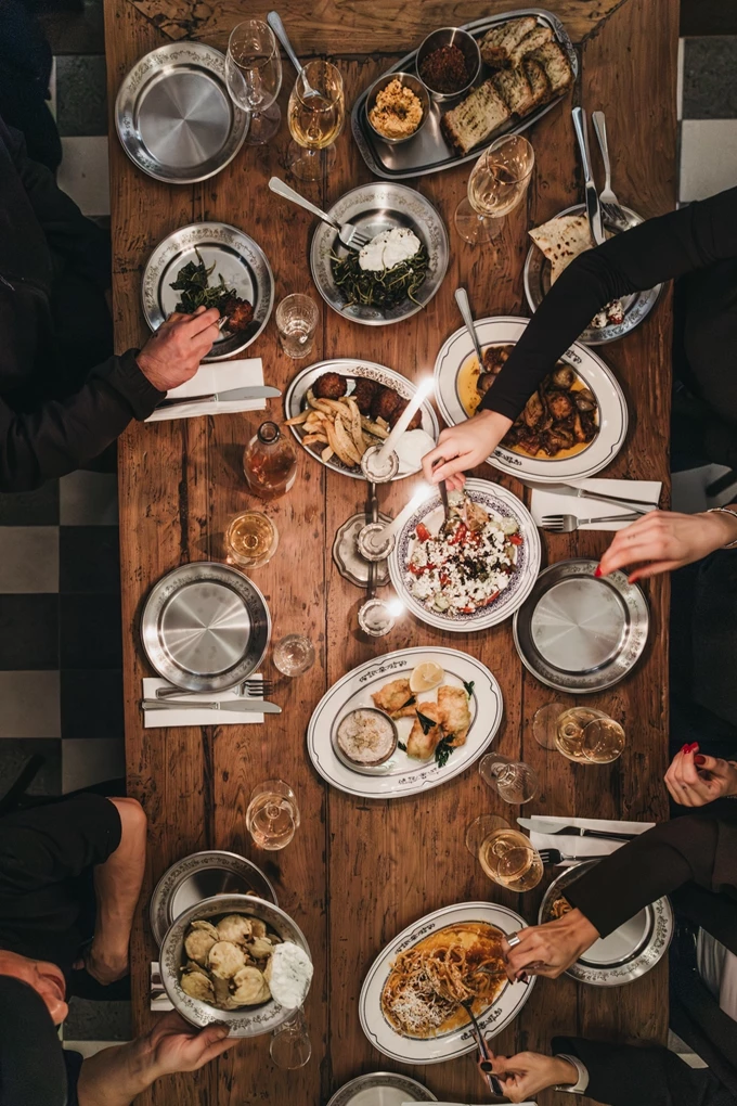 Ταβέρνα της Ερμού 4