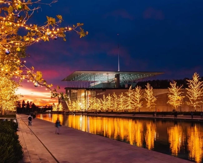 Χριστουγεννιάτικο μπαρ στο Σταύρος Νιάρχος