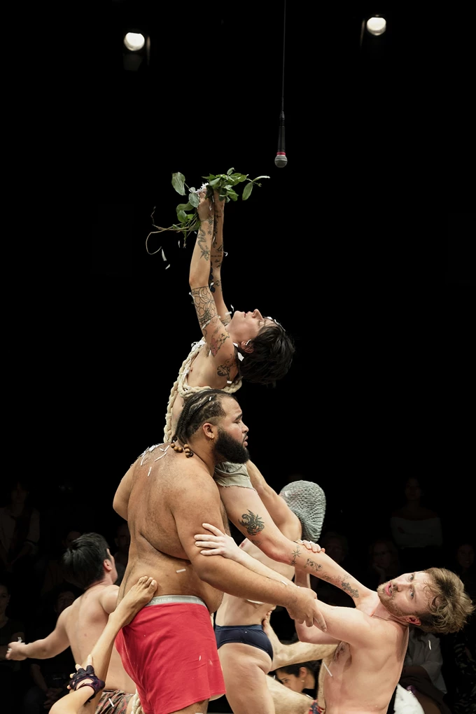 Διάβρωση / Weathering, Faye Driscoll