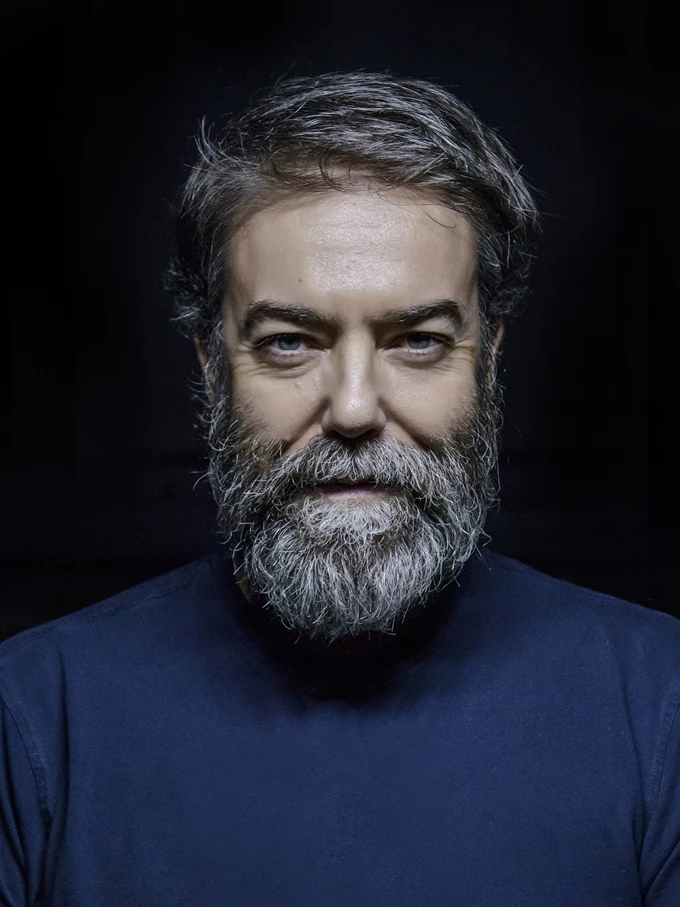 Γιάννης Καλαβριανός