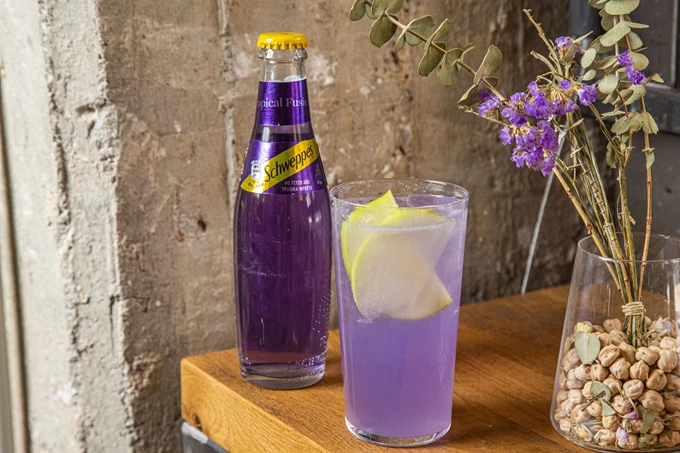 Ο Βασίλης Κυρίτσης και το Schweppes Tropical Fusion 2