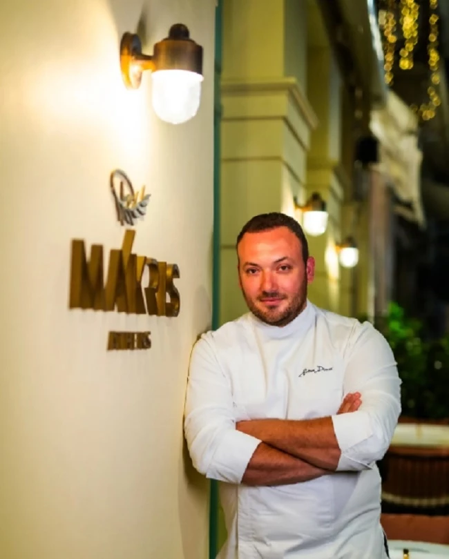 Το εστιατόριο Makris Athens στην Ερμού 4