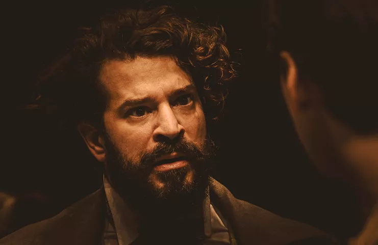 Ανάμεσα σε δυο κόσμους