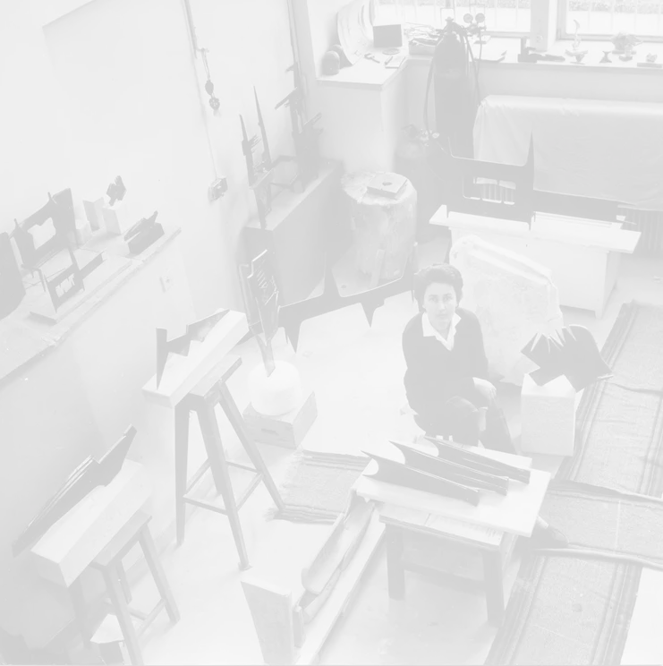 Μάκης Σκιαδαρέσης, Η Άλεξ Μυλωνά στο ατελιέ της το 1961, φωτογραφία, ©MOMus-Μουσείο Άλεξ Μυλωνά. Για την έκθεση &quot;Άλεξ Μυλωνά: Διά χειρός&quot;