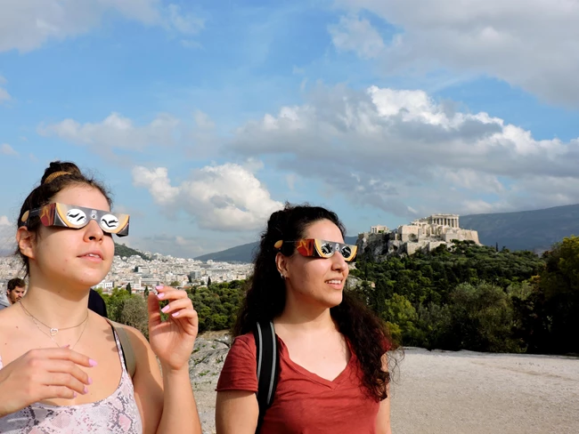 Παρατήρηση μερικής έκλειψης Ηλίου απο το Αστεροσκοπείο - ειδικά γυαλιά