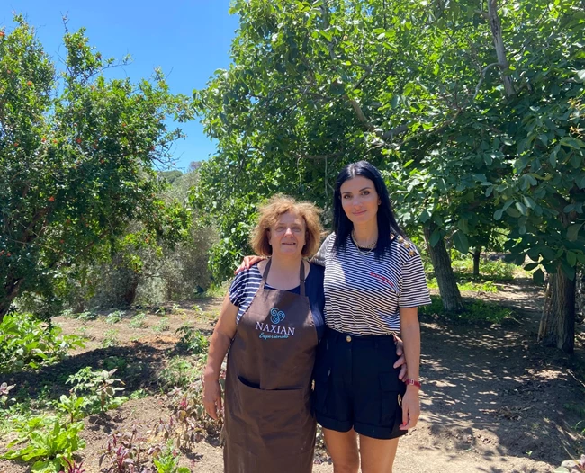 Ιουλία Πολυκρέτη Νάξος Bourdain 1