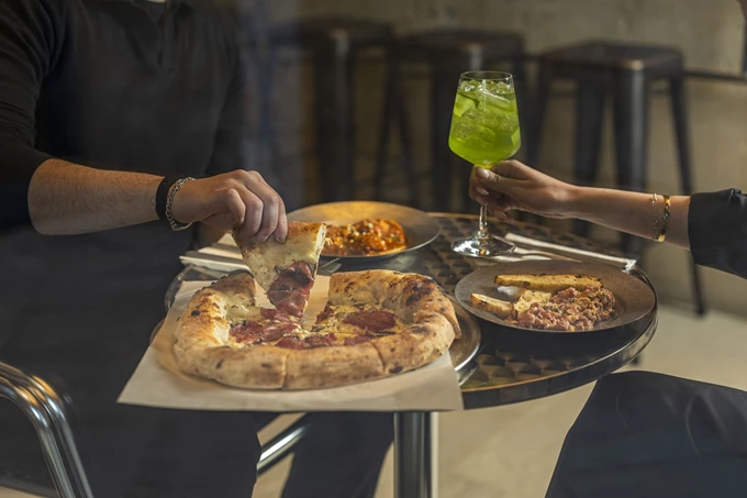 Το wine bar / σπριτζερία Méthe στον Πειραιά