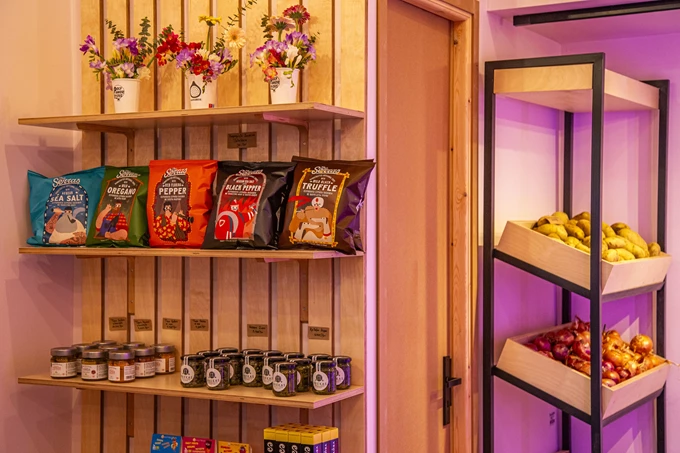 Το νέο μαγαζί Polyamorous Coffee & Grocery στα Εξάρχεια 13