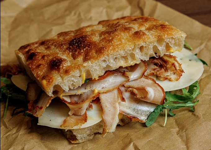 Zyme: Μια ζυμο-spritzeria στον Πειραιά