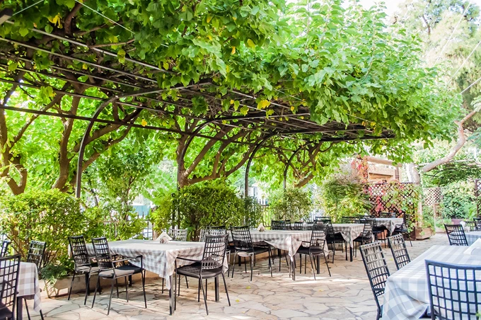 Η ταβέρνα Παππάς στους Θρακομακεδόνες 1