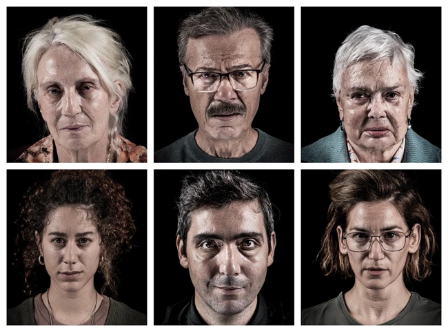 Παράσταση The Humans του Κωνσταντίνου Μαρκουλάκη στο θέατρο Μουσούρη