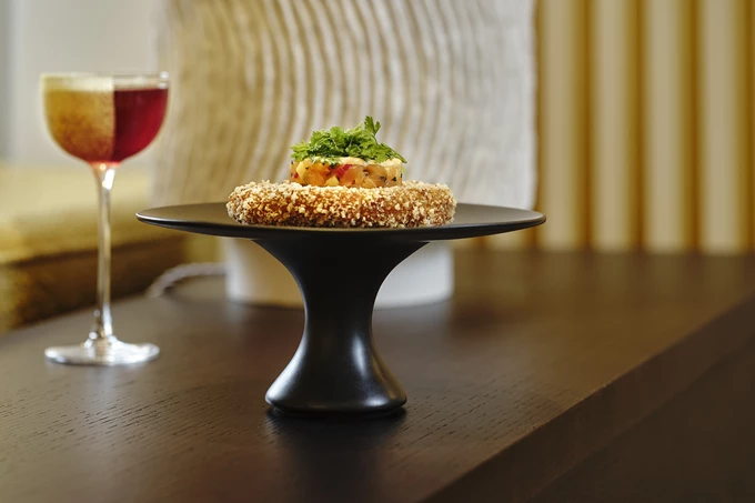 Το νέο μπαρ George, The Lobby Bar, στο ξενοδοχείο King George 16