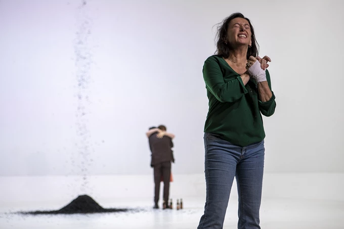 Μήδεια (Σάιμον Στόουν)