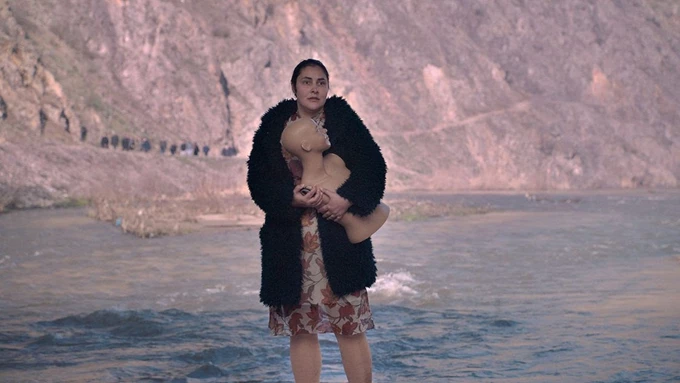 Υπάρχει Θεός, το Όνομά της Είναι Πετρούνια