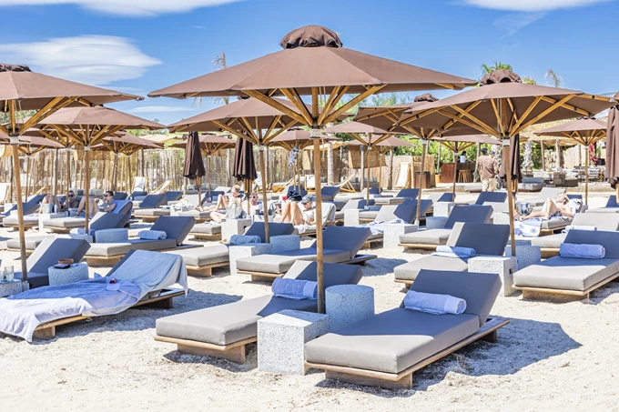 THE C BEACH BAR