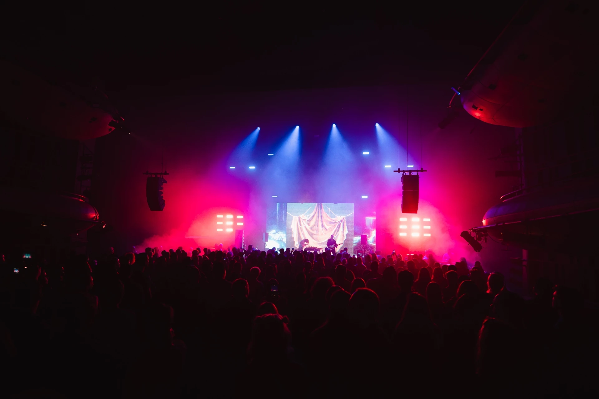 Όλοι πάνε Νέο Κόσμο και Στέγη για clubbing αυτό το διήμερο