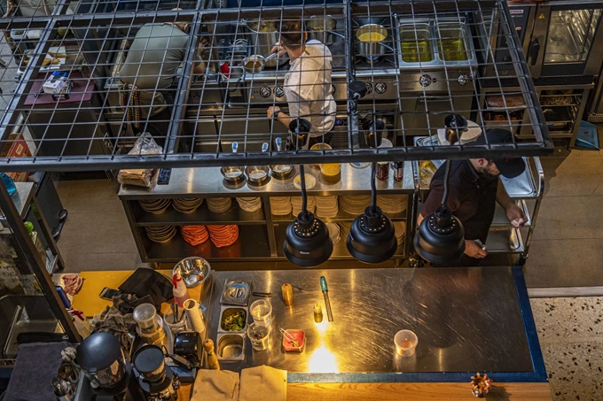 Το εστιατόριο Ex Machina του Άνταμ Κοντοβά στο Παγκράτι 8