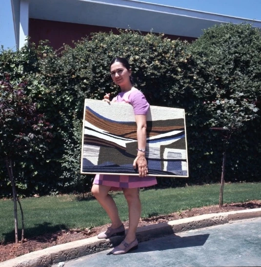 Ωδή στα πράγματα Νίκη Καναγκίνη