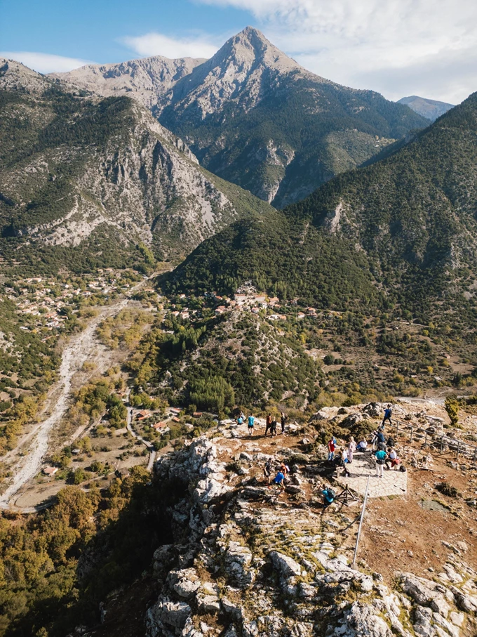 AROANIDES Mountain Hotels