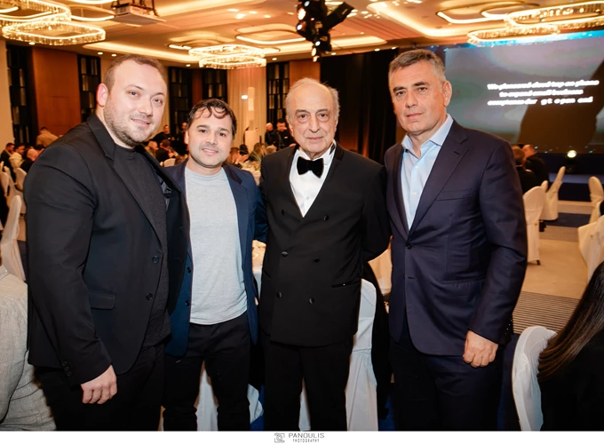 Χρυσοί Σκούφοι