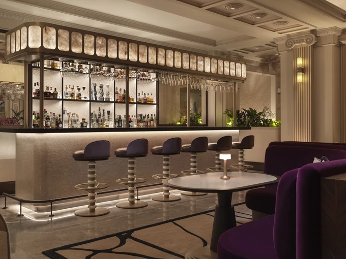 king george Αγίου Βαλεντίνου lobby bar