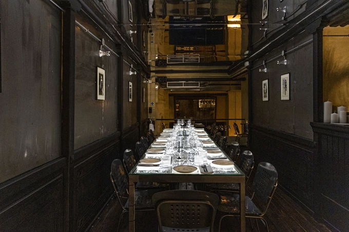 Το μπαρ-εστιατόριο Ντίβα στο Κολωνάκι 6