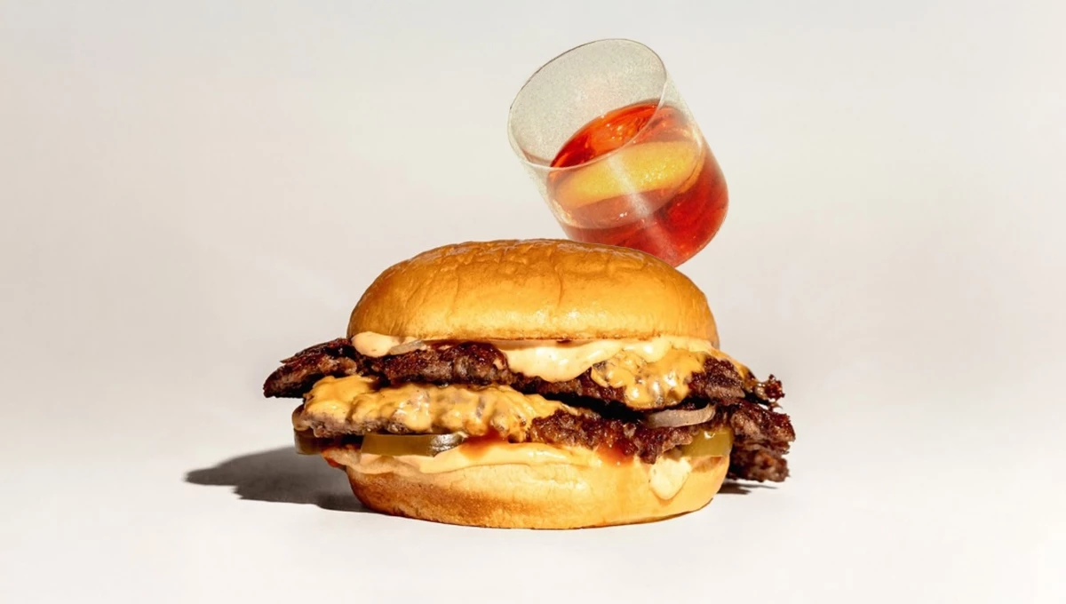 Ένα designάτο burgerάδικο γίνεται το πιο χοτ μπαρ της Athens Bar Week