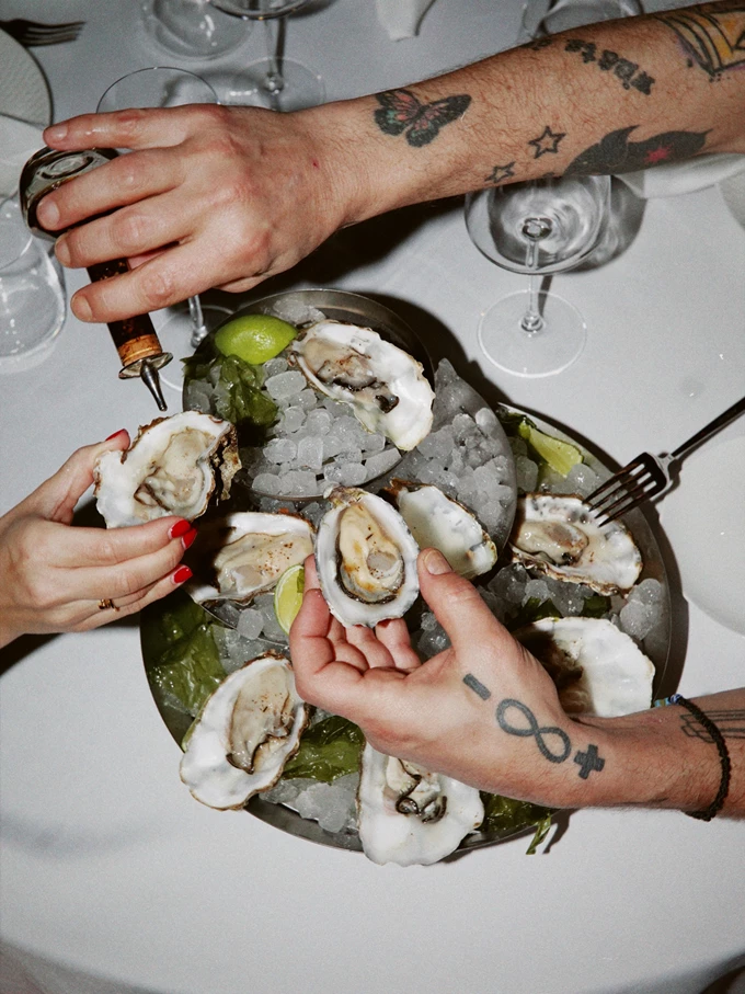 Το κλαμπ-εστιατόριο Abi Rouge στη Λεωφόρο Συγγρού 10