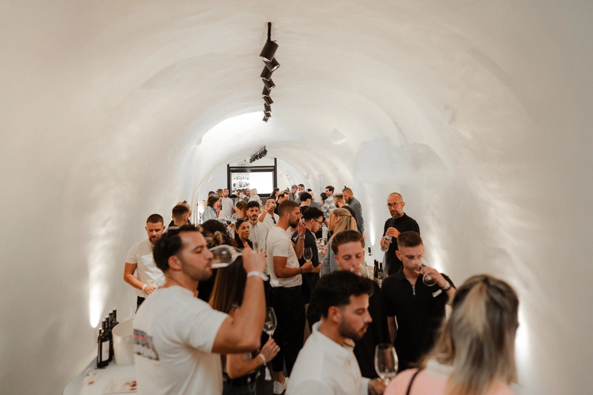 Vedema γιορτής και αναστοχασμού για το μέλλον του Σαντορινιού κρασιού