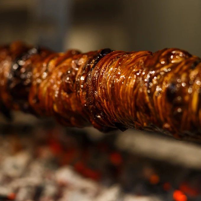 Ένα & ένα , Χαϊδάρι, αφιέρωμα κρέας