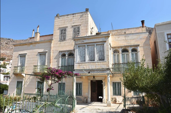 Εξωτερική όψη του Αρχοντικού Βουβάλη στην Κάλυμνο