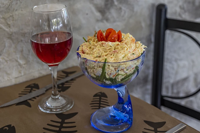 Το εστιατόριο Ψαροκόκαλο της Άννας στο Κερατσίνι 3