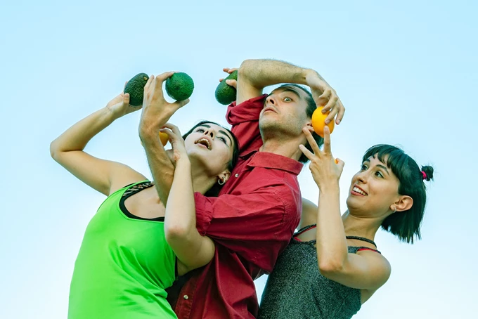 6ο Compartments Dance Project Τρένο στο Ρουφ Avocado toast
