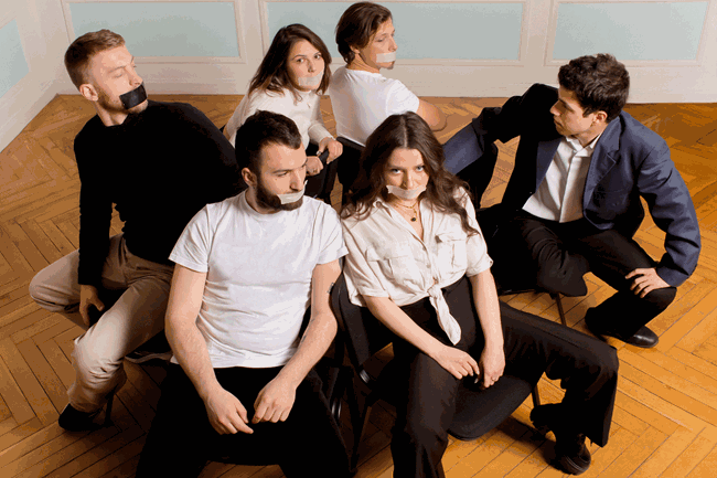 Off Off Athens Theater Festival 2023 Σφραγισμένες λέξεις