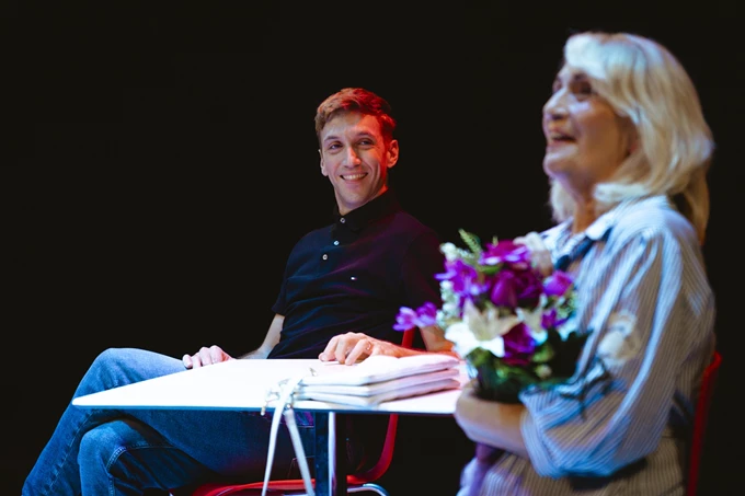 η μονικ δραπετευει