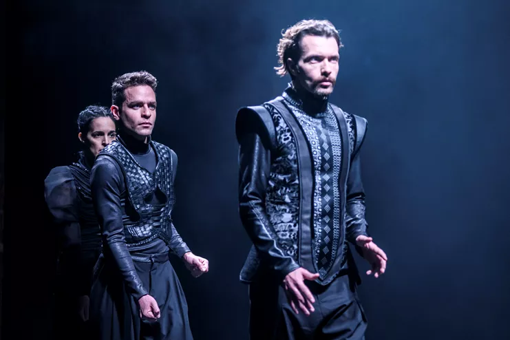 Μικροί πυροβολισμοί μέσα στη νύχτα