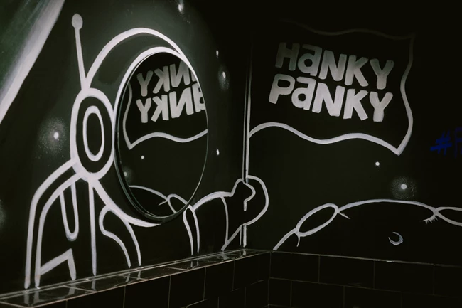 Το εστιατόριο Hanky Panky του Γρηγόρη Κίκη 15