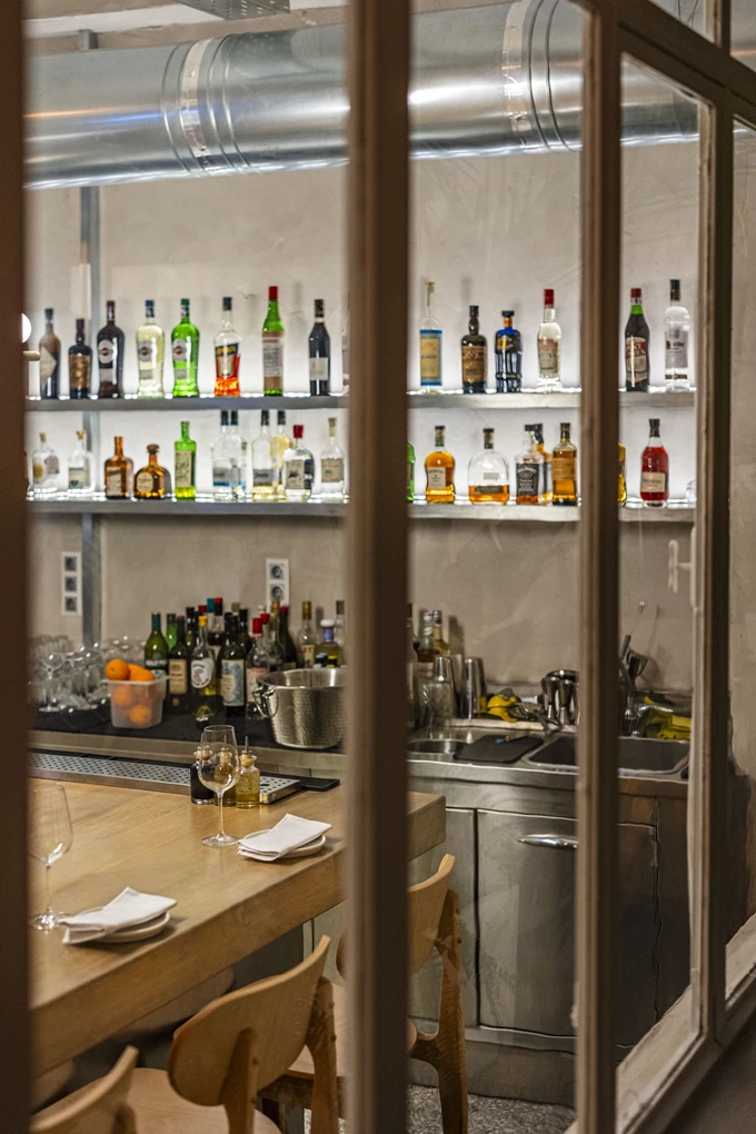 Η βερμουτερία - tapas bar Via Maris στου Ψυρρή 4
