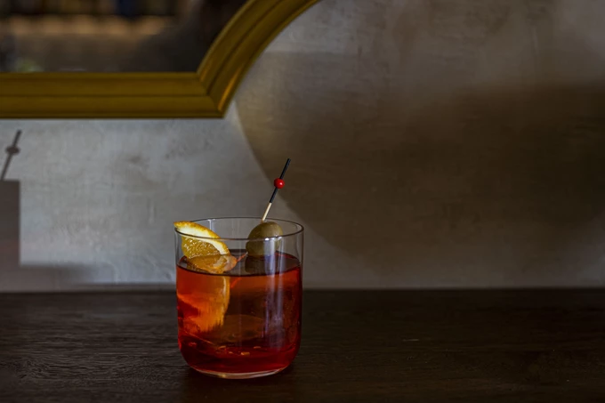 Το μπαρ Δι’ Ευχών στο Μετς 6