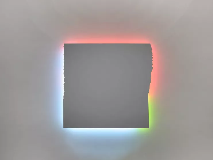 Στήβεν Αντωνάκος, &quot;Την τρίτη ημέρα&quot;, 1995. Βερνίκι σε ξύλο και νέον 150 x 152 x 11 εκ. Συλλογή Ιδρύματος Ιωάννου Φ. Κωστοπούλου